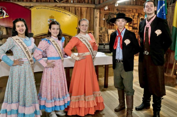 Gramado sedia concurso regional de prendas e peões