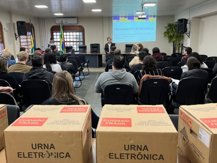 Mesários das eleições para Conselheiro Tutelar realizam treinamento