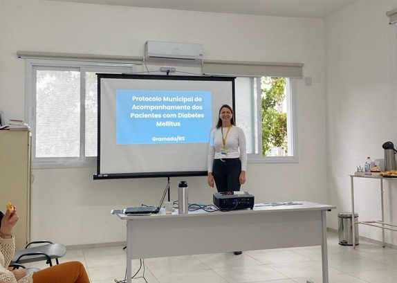 Enfermeiros recebem treinamento para novo protocolo de atendimento a pacientes com diabetes