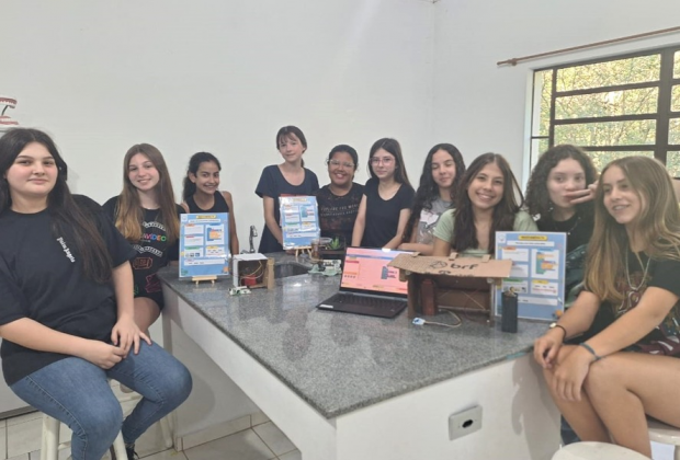 Projeto de robótica movimenta a EMEF Mosés Bezzi