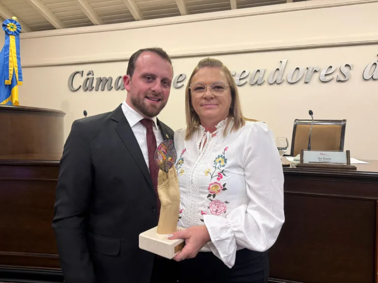 Cultura como legado: Denise Foss recebe Troféu Marília Daros na Semana Legislativa