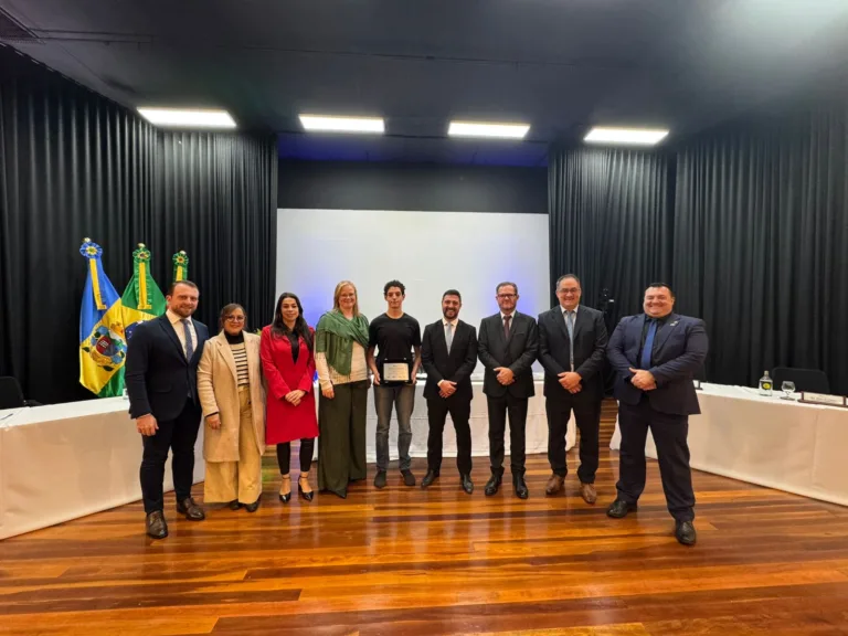 Destaque no ciclismo, Gabriel Souza é homenageado pela Câmara de Gramado